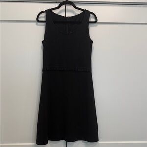 St. John Black Knit dress sheath basic sleeveless size 6